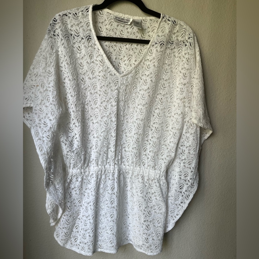 New Direction White floral lace beach Cover up EUC . Ruched waist